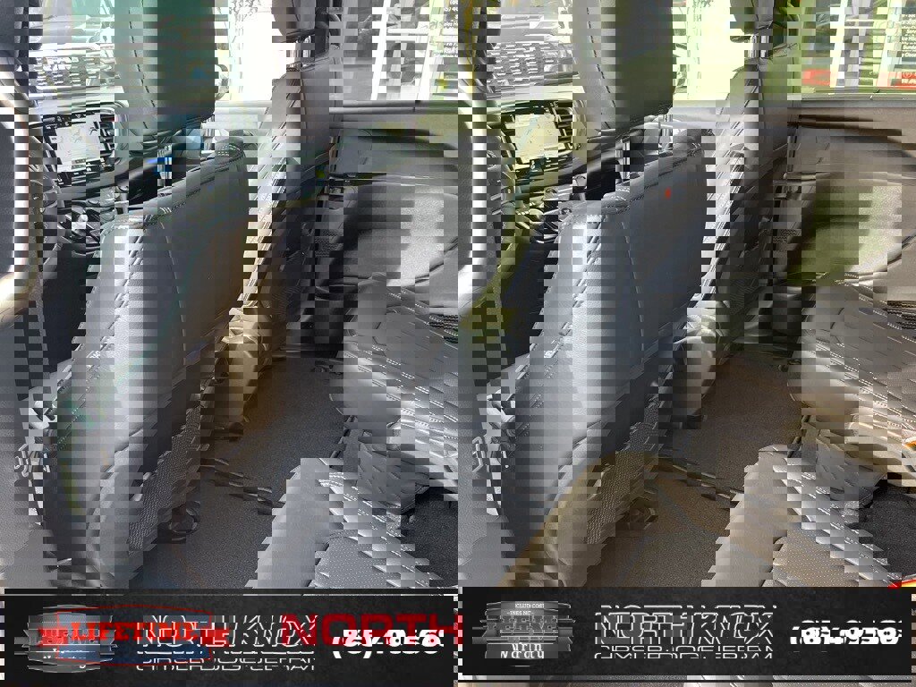 New 2026 Chrysler Voyager LX image 17