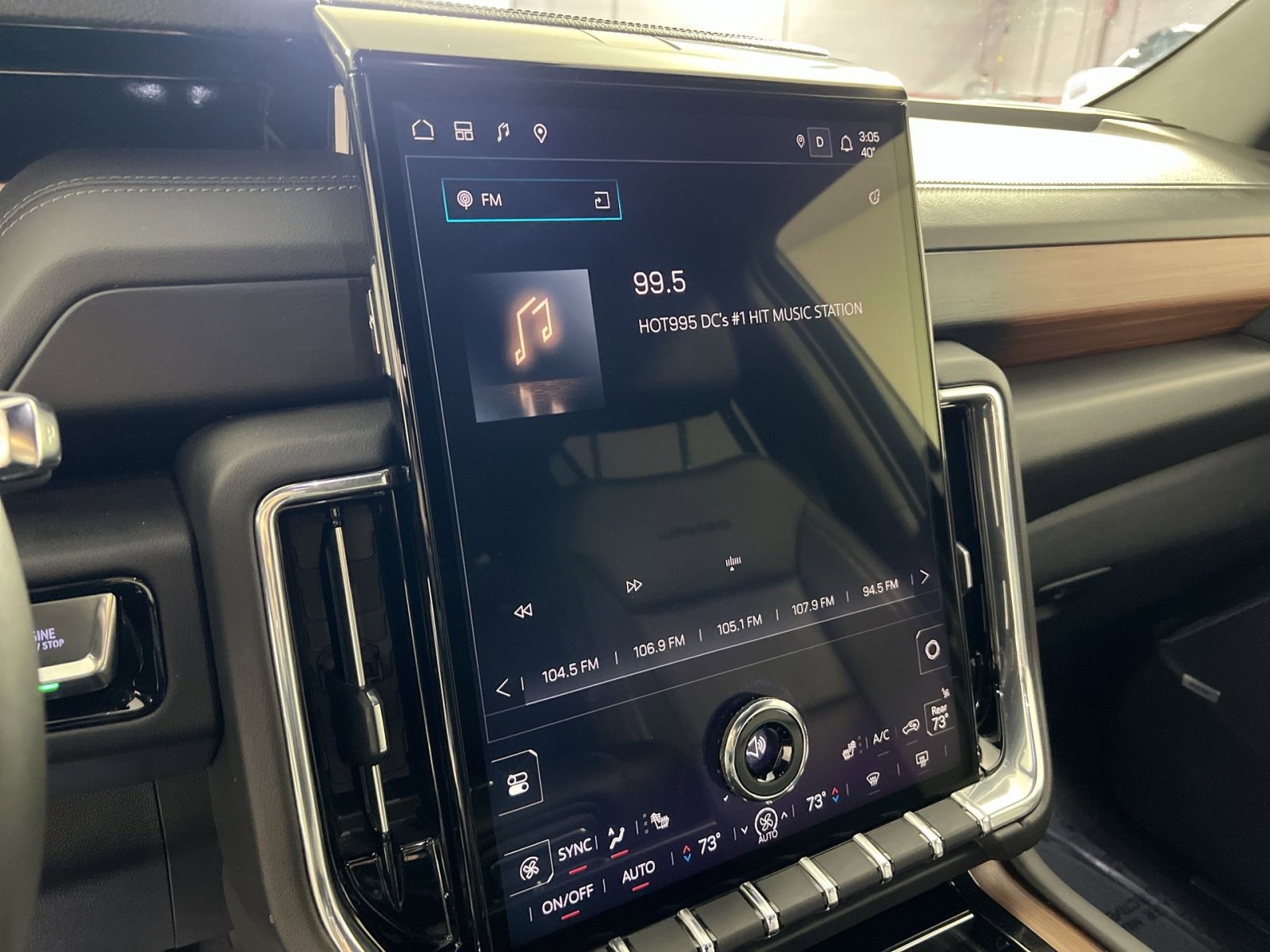 Used 2025 GMC Yukon XL Denali image 17