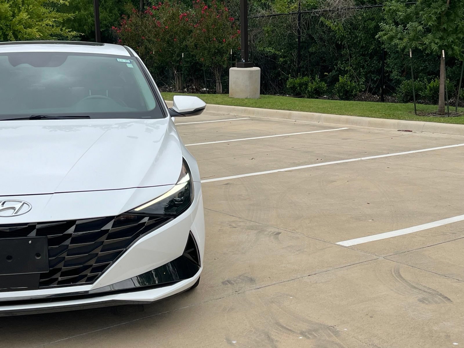 Certified 2021 Hyundai Elantra Limited FWD image 3