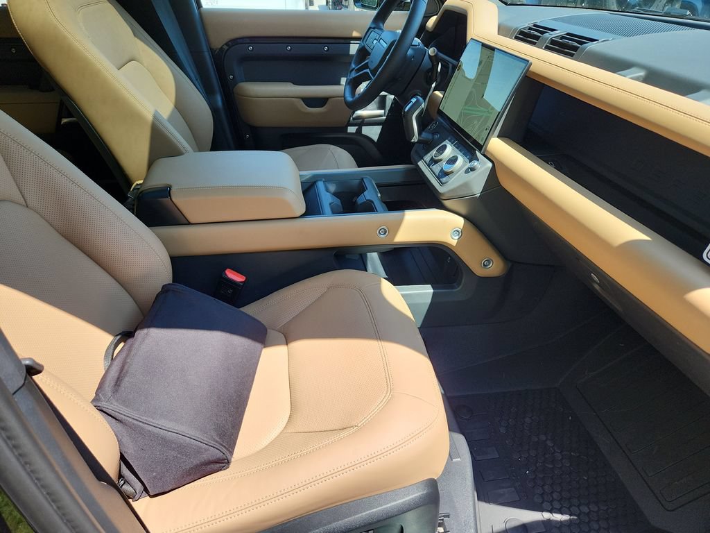 New 2026 Land Rover Defender 110 S AWD/4WD image 3