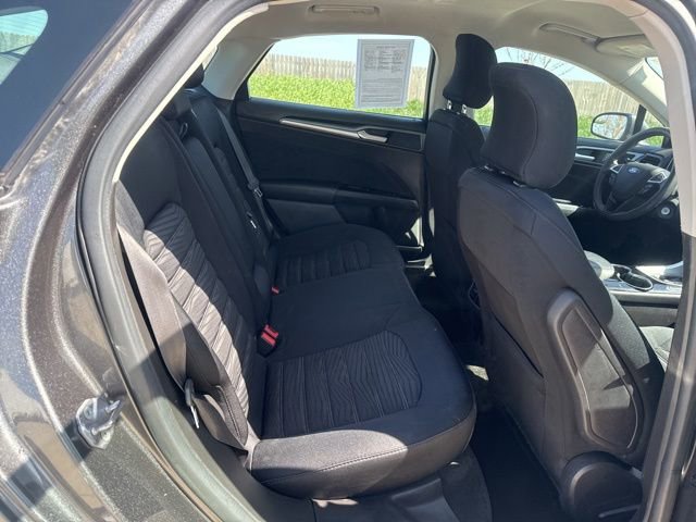 Used 2016 Ford Fusion SE FWD image 17