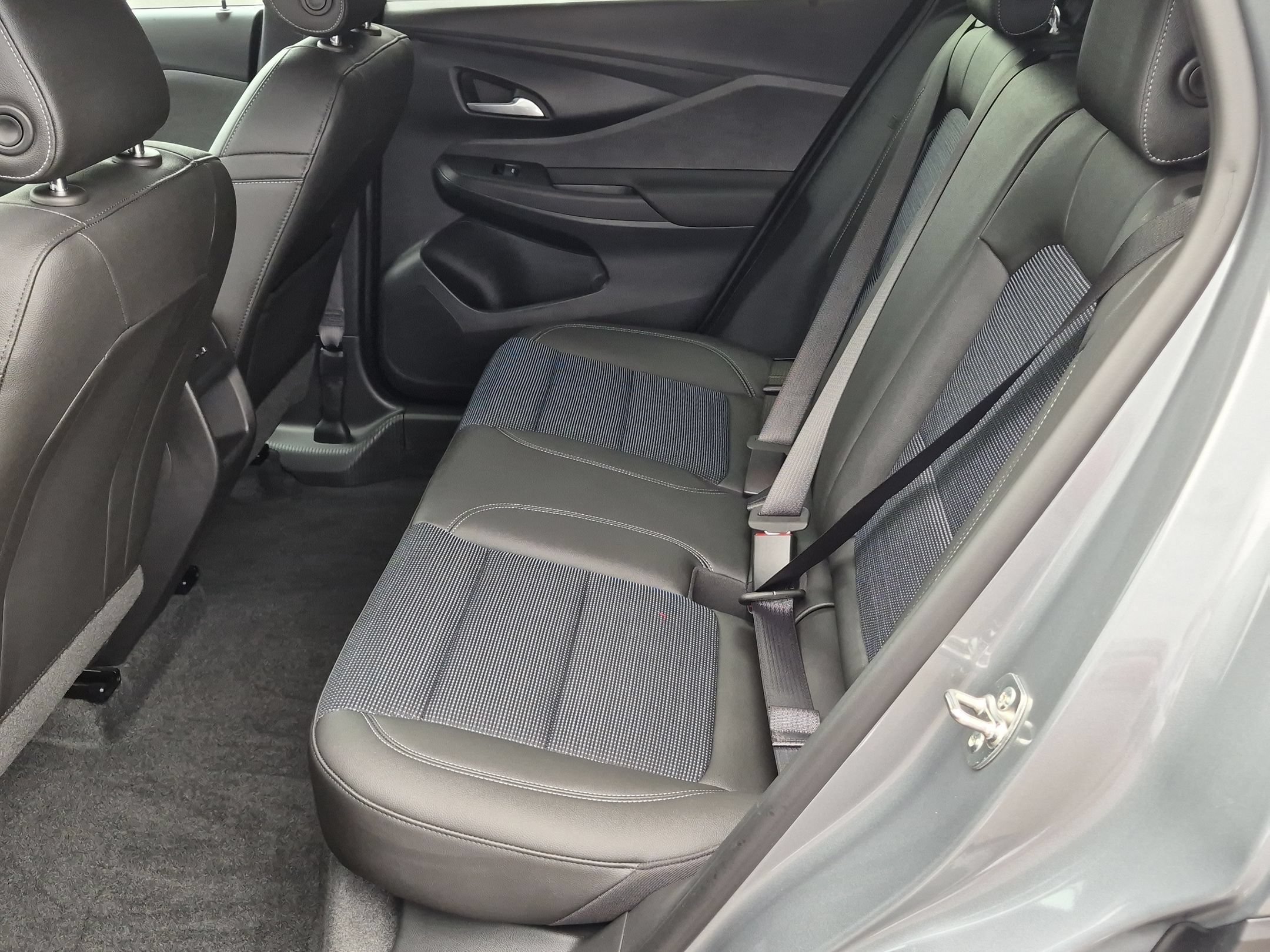 Certified 2026 Buick Envista Preferred w/ Advanced Safety Package FWD image 23