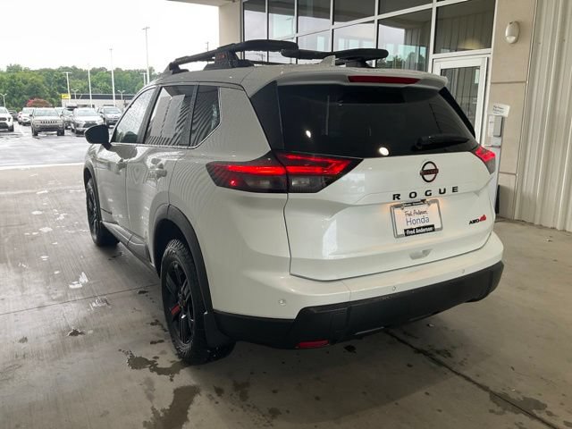 Used 2025 Nissan Rogue SV AWD/4WD image 19