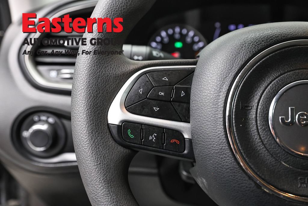 Used 2023 Jeep Renegade Latitude AWD/4WD image 14