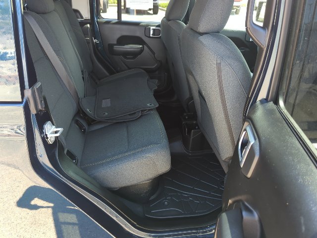 Certified 2025 Jeep Gladiator Sport AWD/4WD image 20