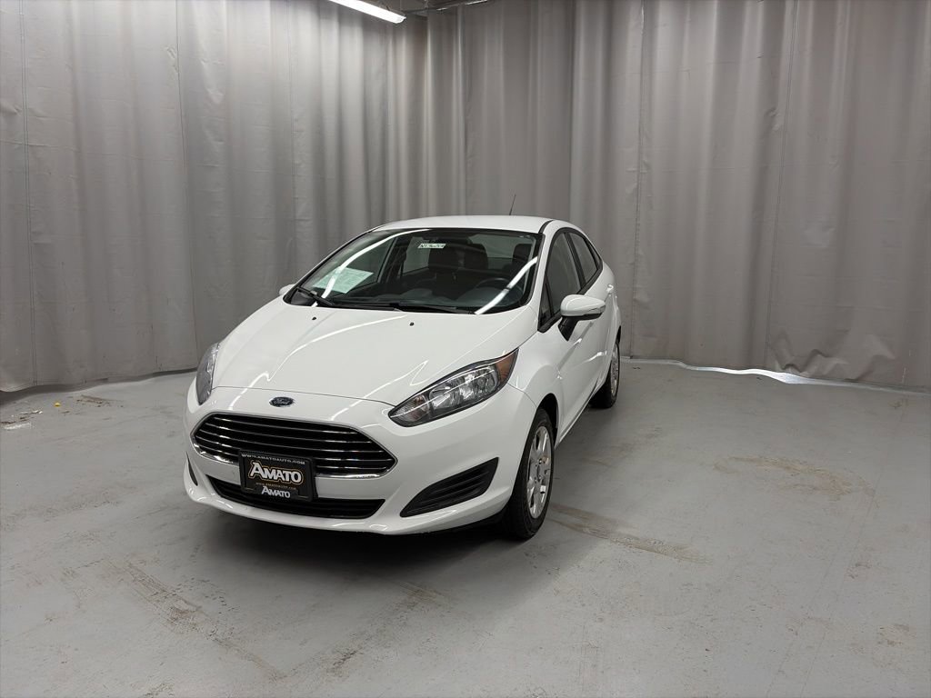Used 2016 Ford Fiesta SE image 1