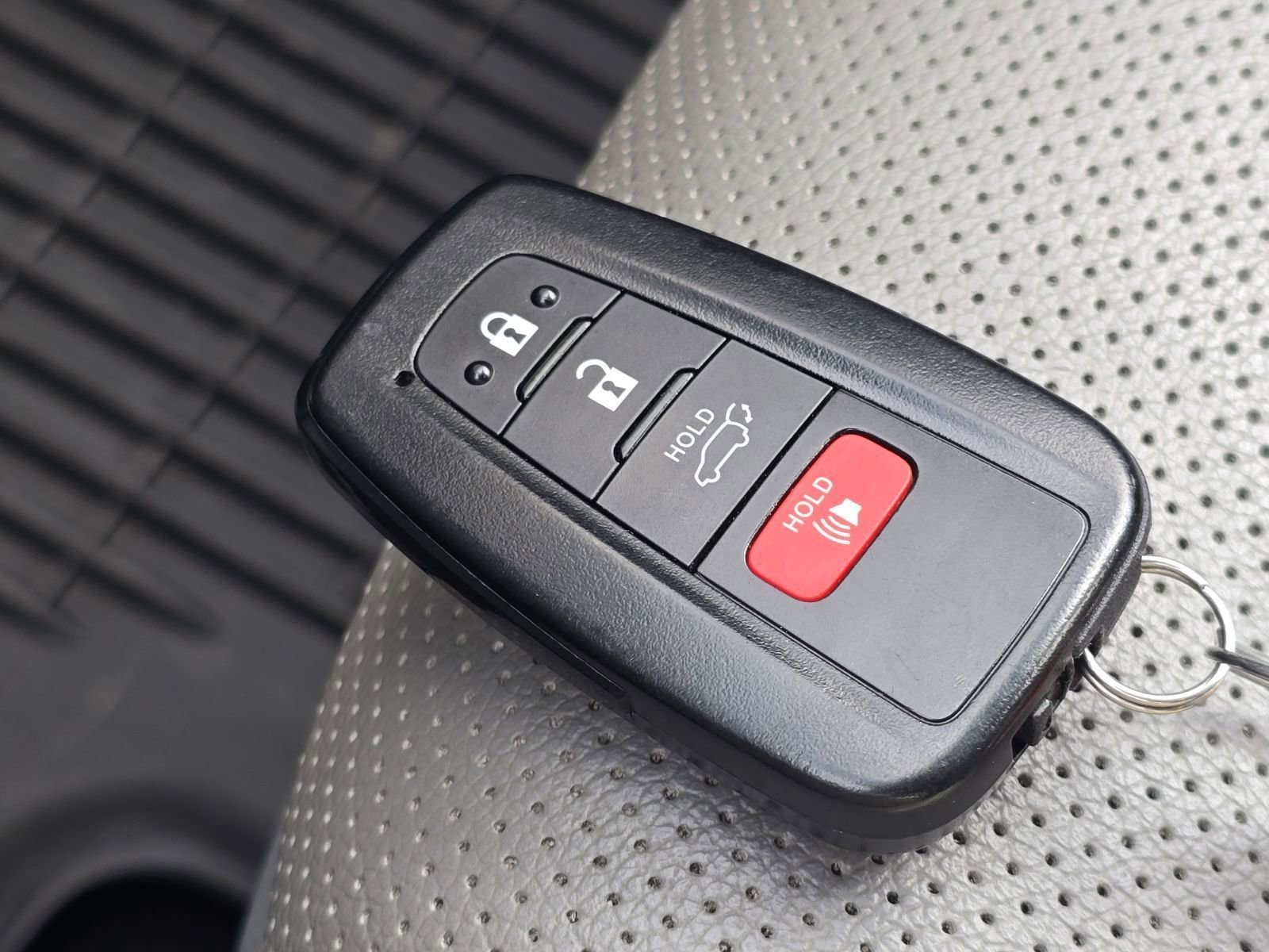 Used 2023 Toyota Highlander L image 35