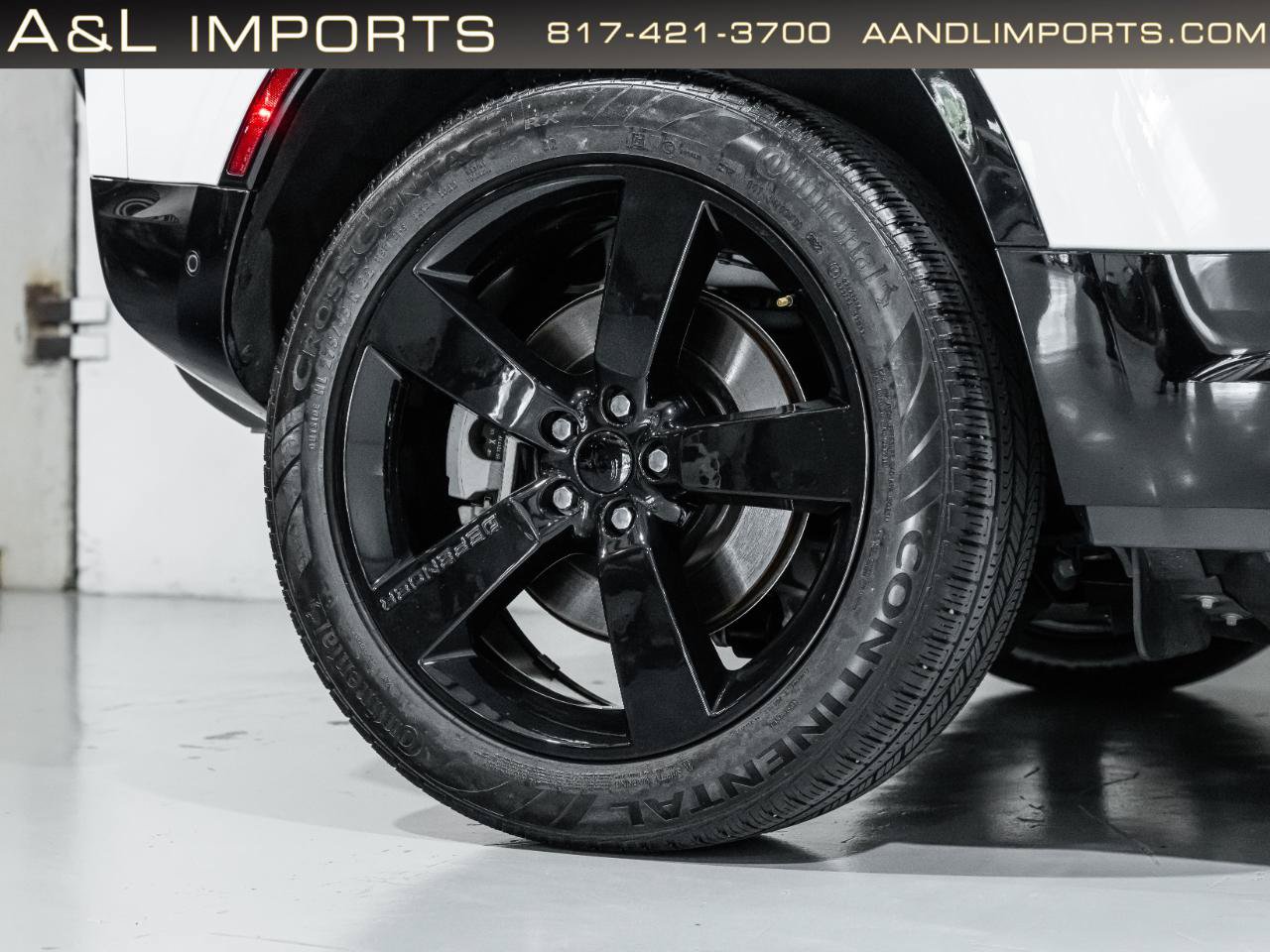 Used 2023 Land Rover Defender 110 X-Dynamic SE AWD/4WD image 37