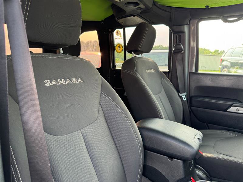 Used 2017 Jeep Wrangler Unlimited Sahara w/ Connectivity Group image 13