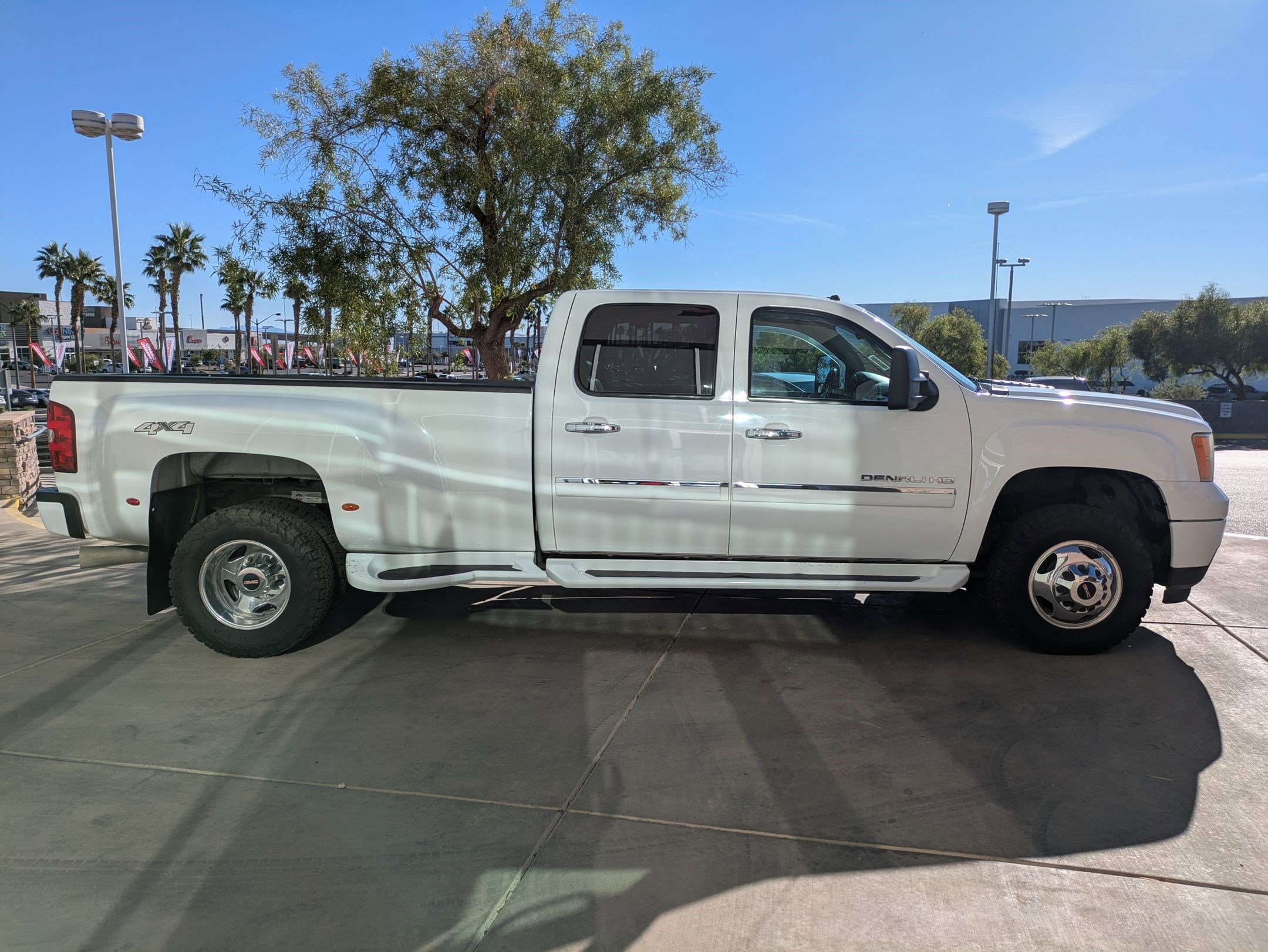 Used 2013 GMC Sierra 3500 Denali image 6