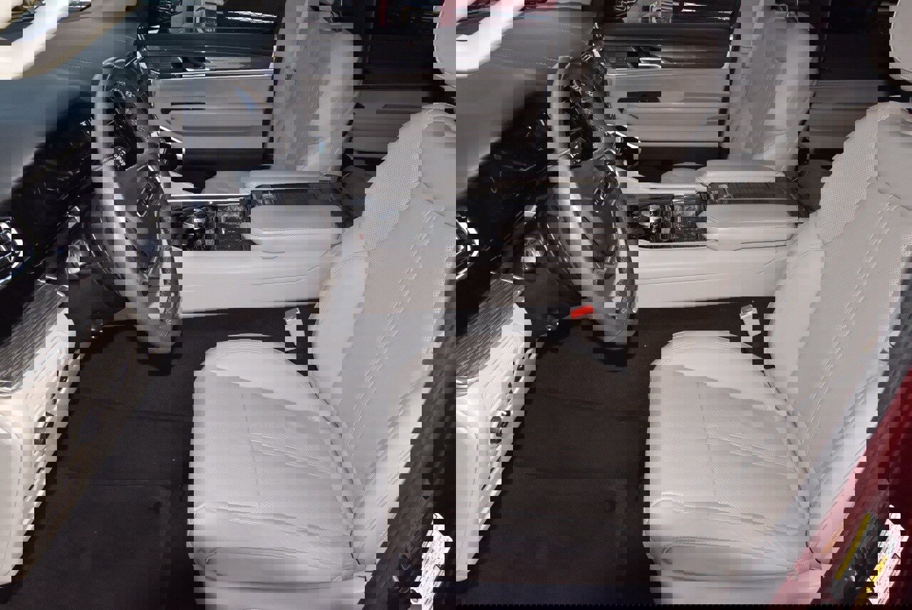 Used 2022 Jeep Wagoneer Series III w/ Premium Group I image 13