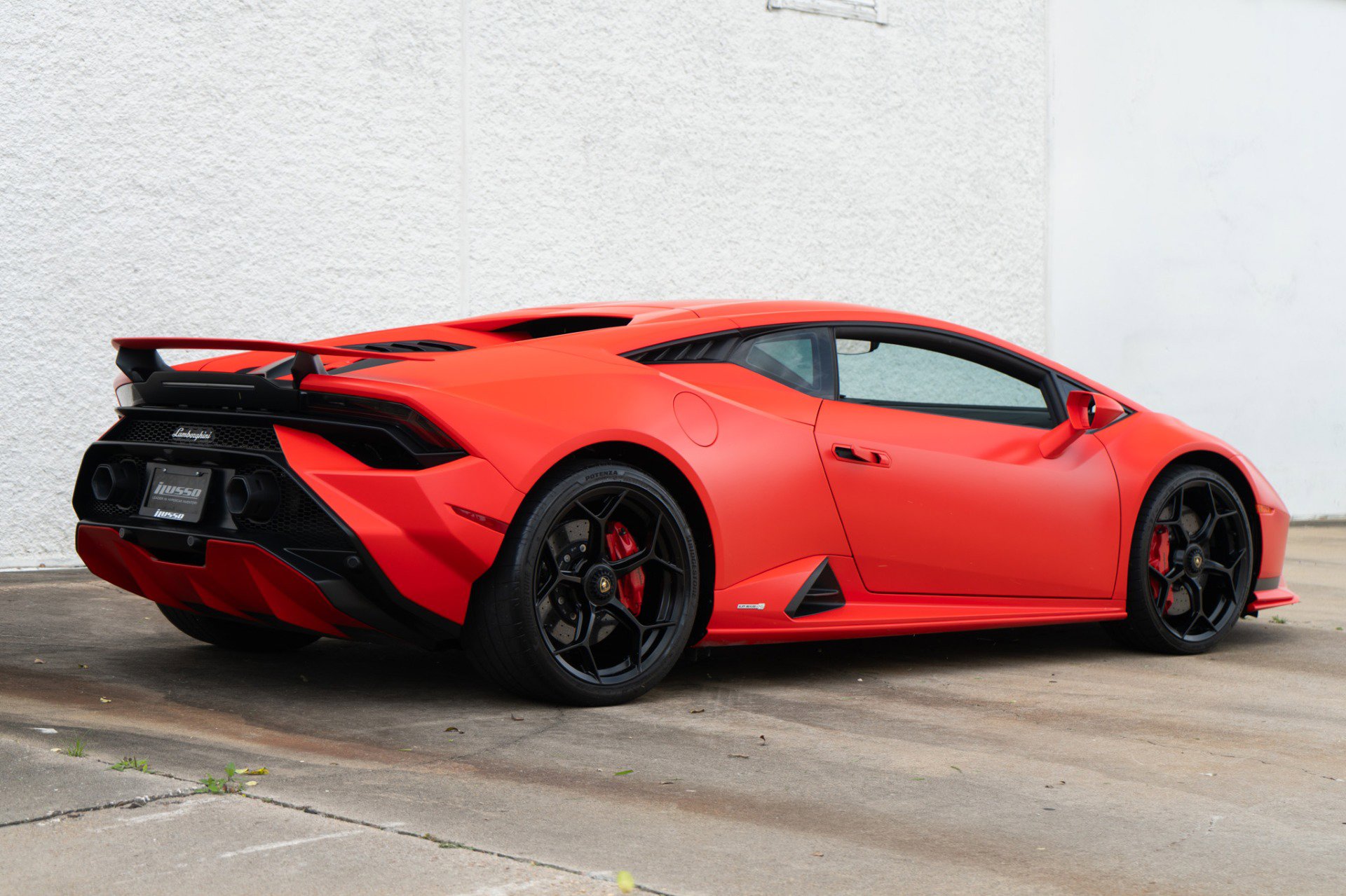 Used 2023 Lamborghini Huracan Tecnica image 4