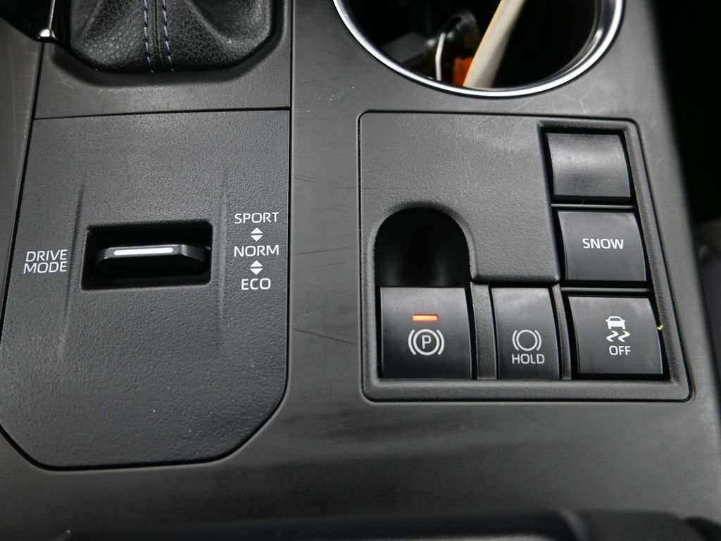 Used 2024 Toyota Highlander LE image 23
