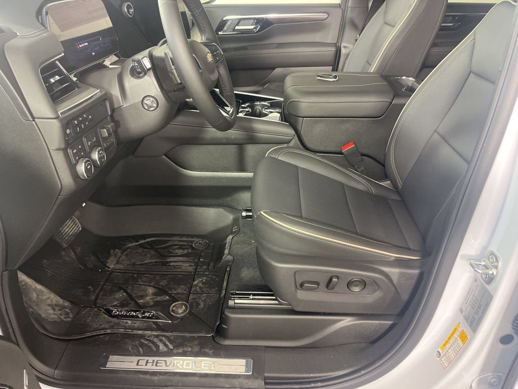 New 2026 Chevrolet Suburban Premier AWD/4WD image 18