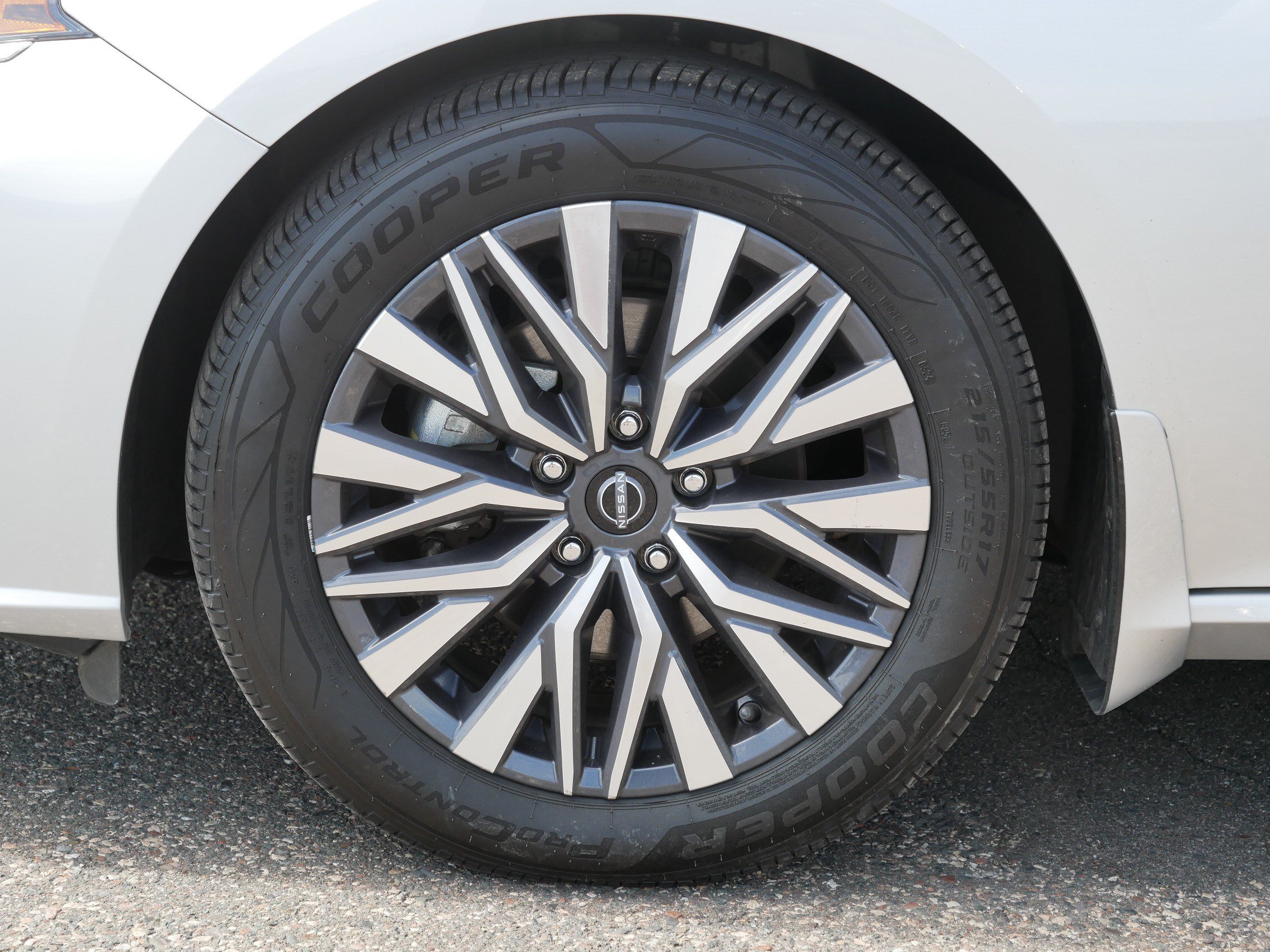 Used 2023 Nissan Altima 2.5 SV FWD image 15