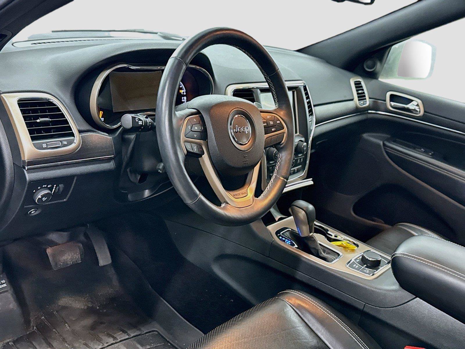 Used 2016 Jeep Grand Cherokee Limited AWD/4WD image 6
