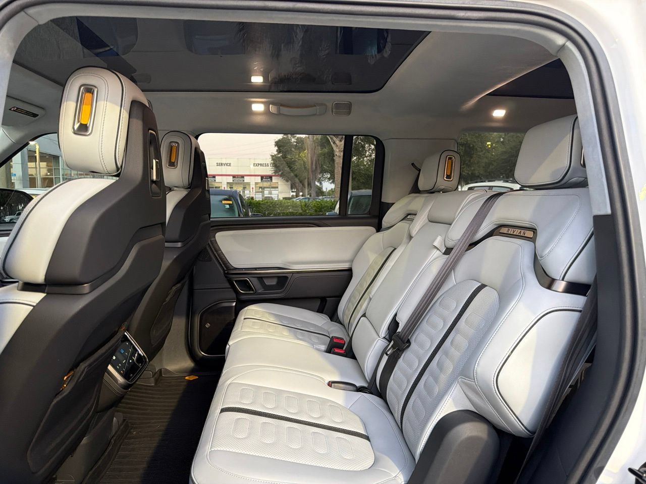 Used 2023 Rivian R1S Adventure AWD/4WD image 7