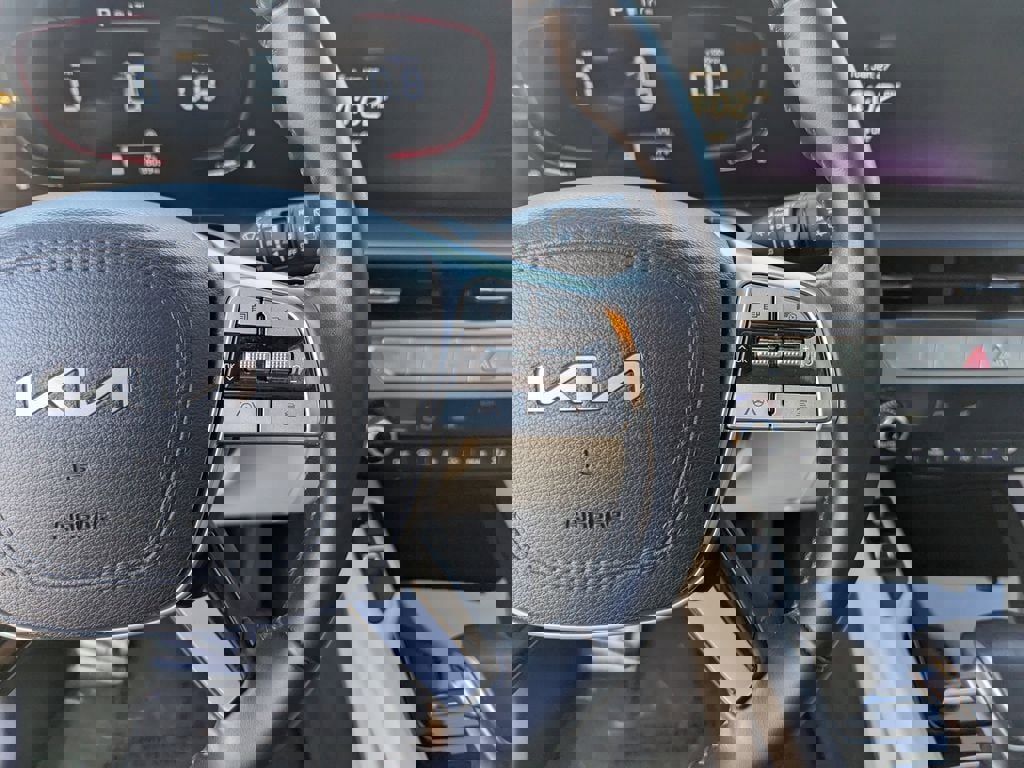 Certified 2024 Kia Telluride S image 27