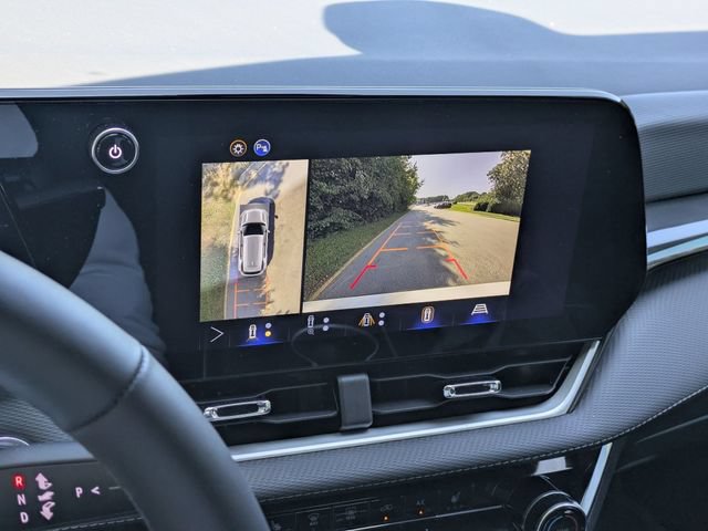 New 2026 Chevrolet Equinox LT w/ Safety and Technology Package FWD image 18