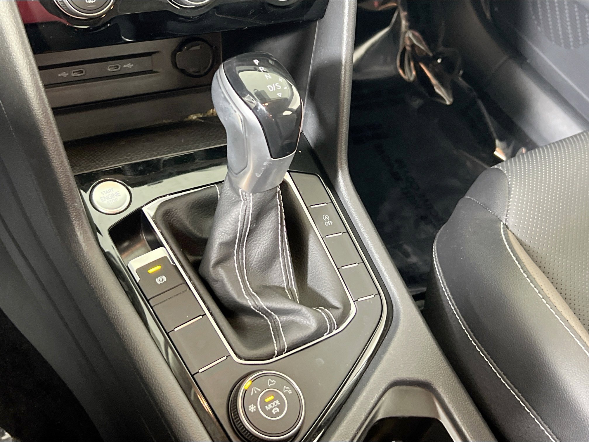 Used 2022 Volkswagen Taos SEL AWD/4WD image 16