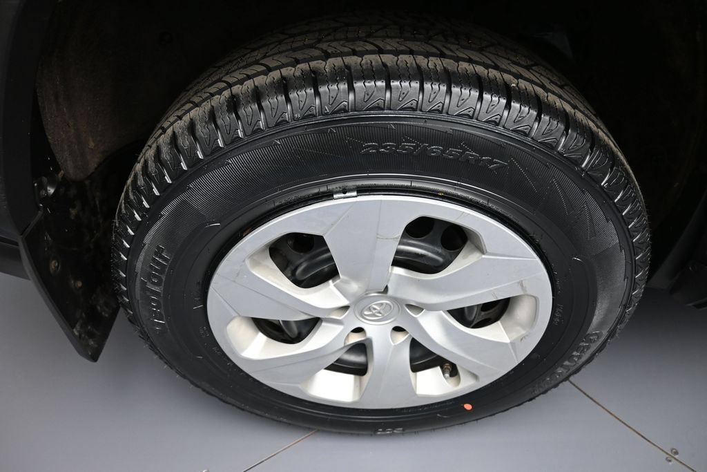 Used 2019 Toyota RAV4 LE w/ All Weather Liner Package AWD/4WD image 12
