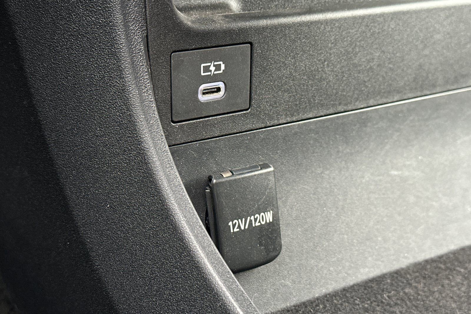 Used 2023 Toyota bZ4X Limited image 32