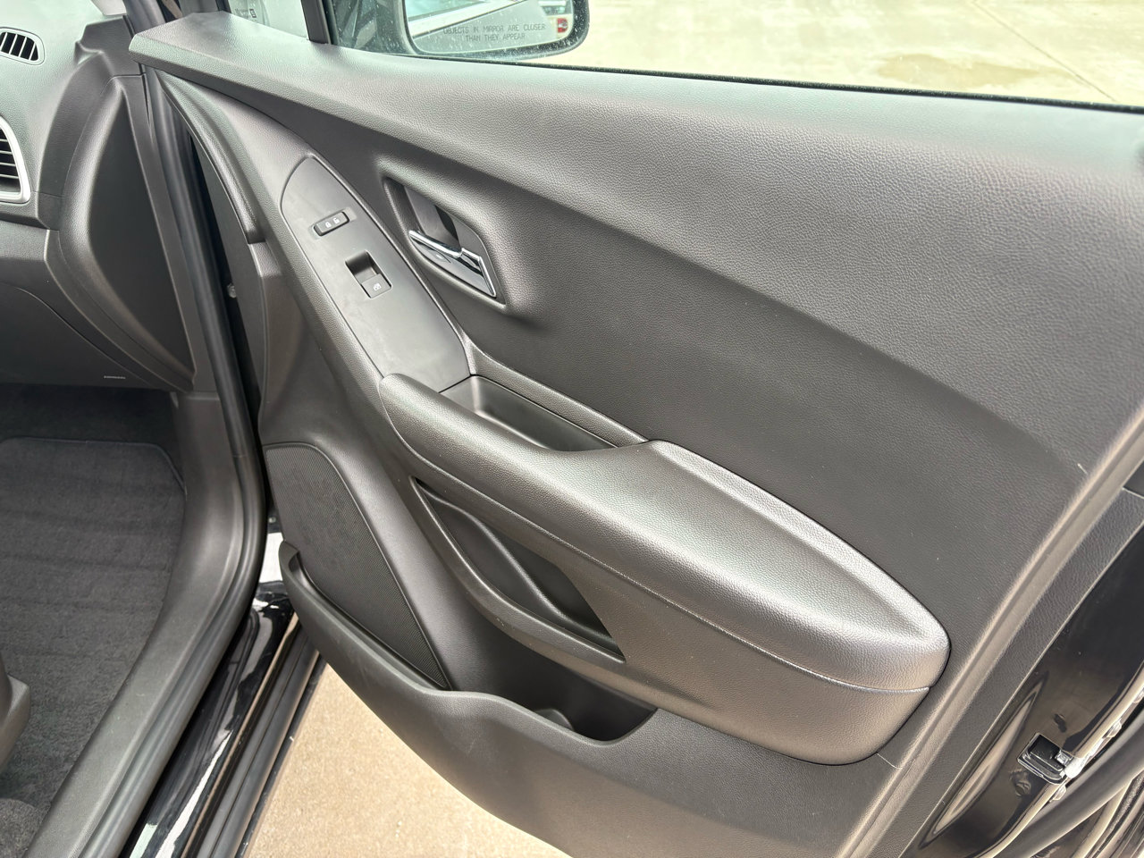 Used 2020 Chevrolet Trax LT w/ LT Convenience Package image 43