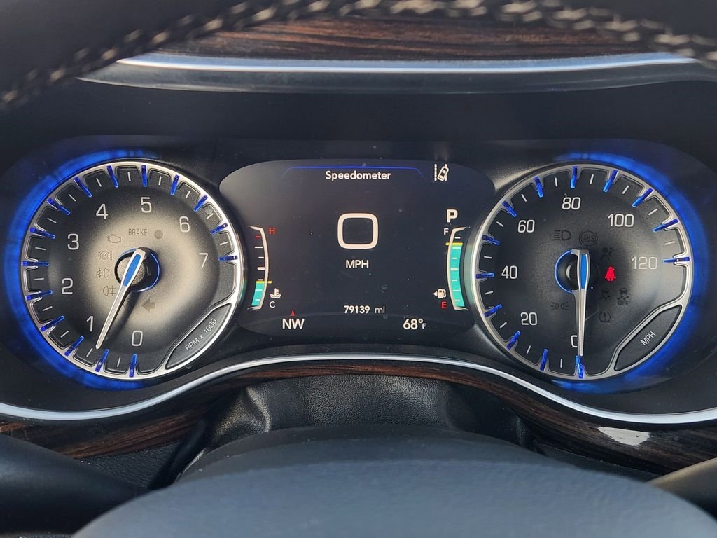 Used 2023 Chrysler Pacifica Limited image 16