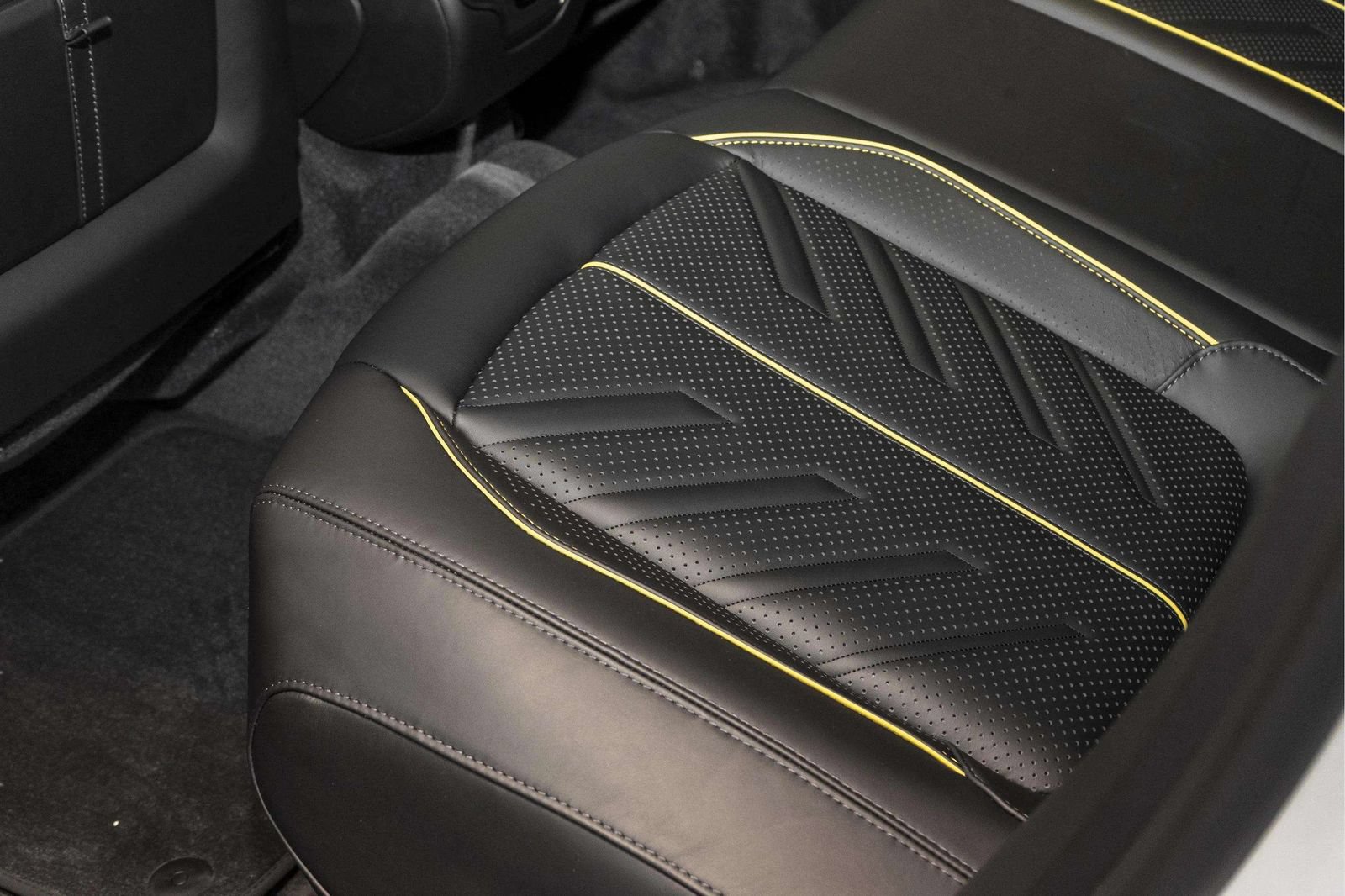 New 2026 Aston Martin DBX S AWD/4WD image 62