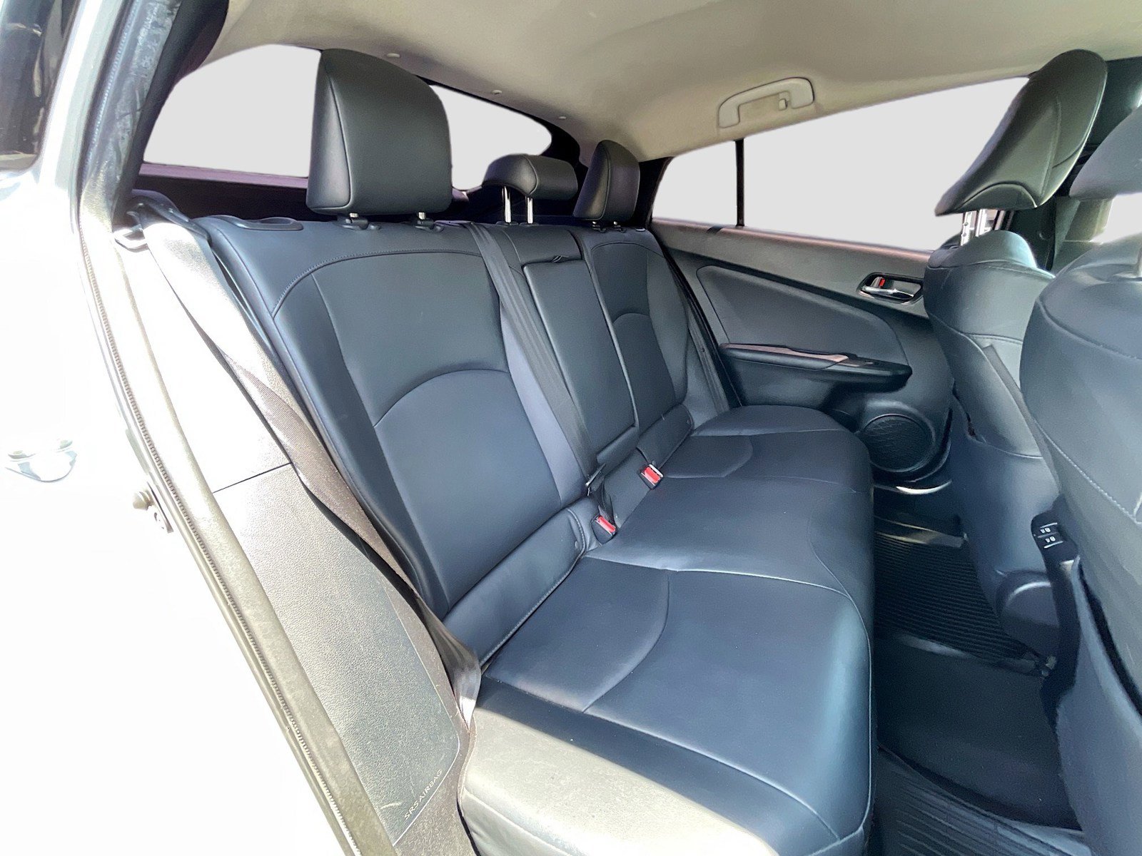 Used 2022 Toyota Prius XLE w/ Advanced Technology Package FWD image 16