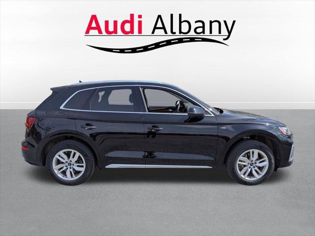 Certified 2023 Audi Q5 2.0T Premium w/ Convenience Package AWD/4WD image 3