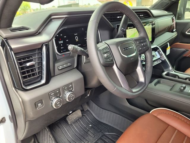 New 2026 GMC Sierra 3500 Denali Ultimate w/ LPO, Black Badging Package image 21