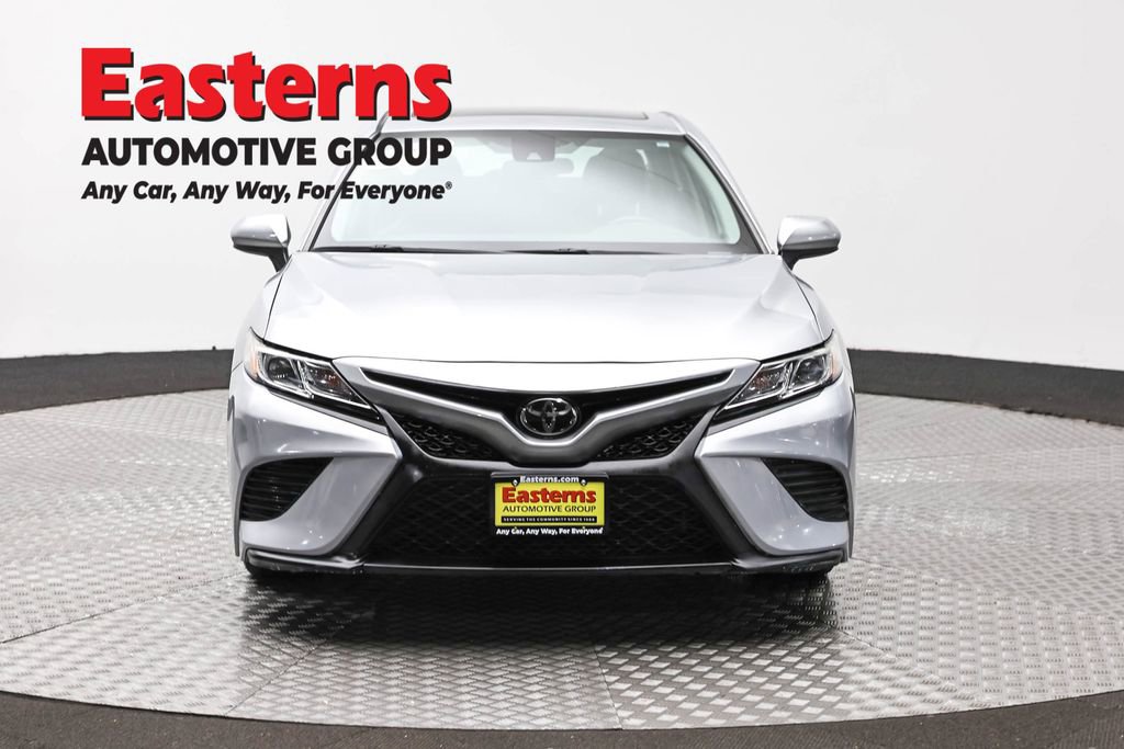 Used 2019 Toyota Camry SE FWD image 2
