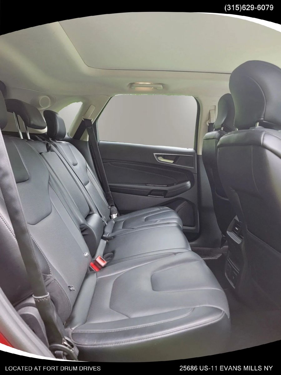 Used 2017 Ford Edge Titanium w/ Equipment Group 302A AWD/4WD image 17