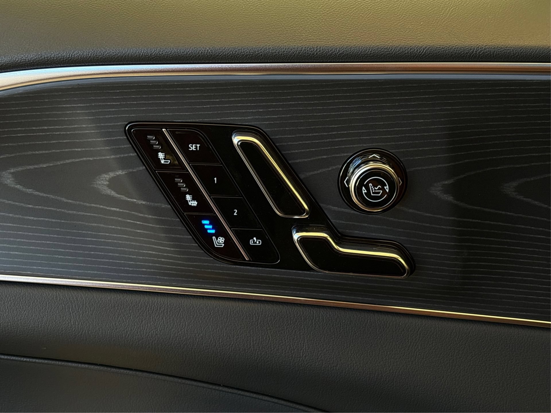 New 2026 Cadillac Lyriq Premium Sport RWD image 30