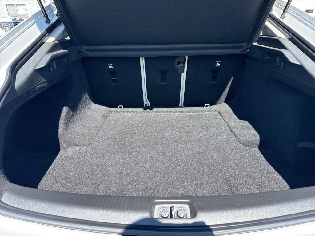 Used 2018 Buick Regal Essence w/ Sights and Sounds Package FWD image 10