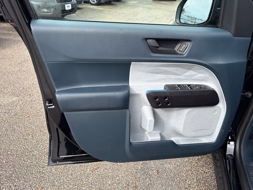 New 2026 Ford Maverick XLT w/ XLT Luxury Package FWD image 17