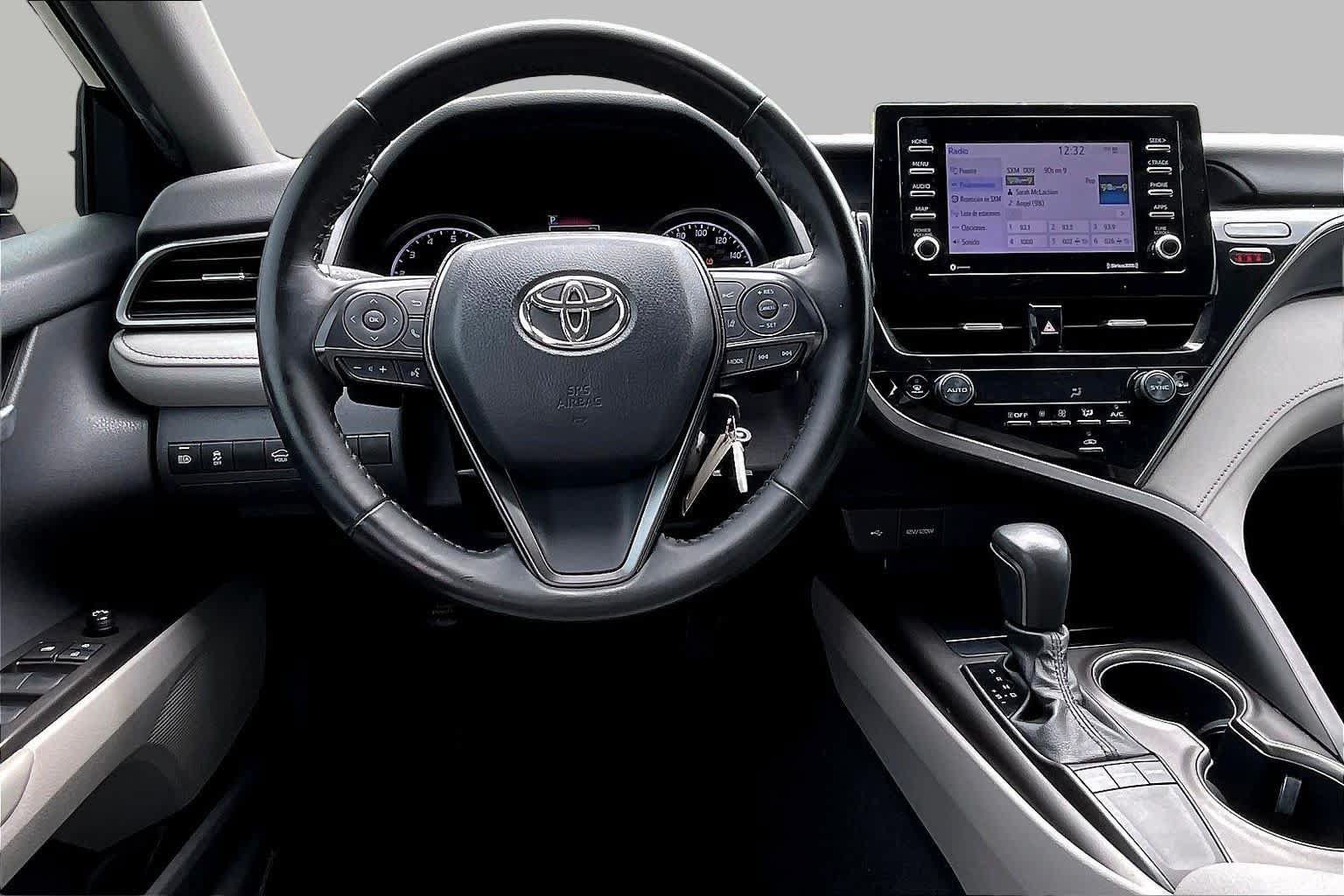 Used 2023 Toyota Camry SE FWD image 6