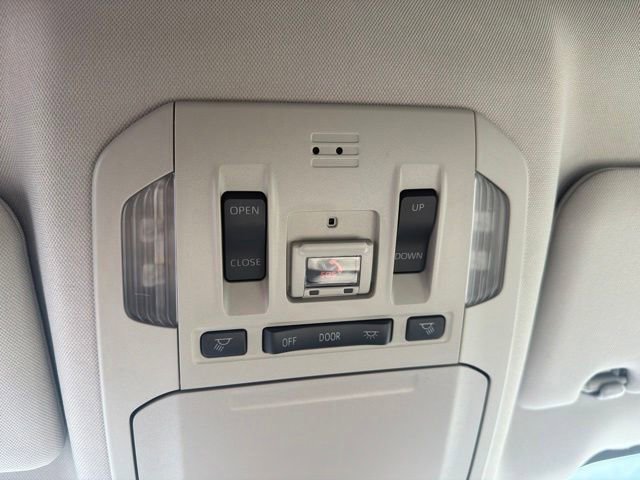 Used 2022 Toyota Highlander XLE AWD/4WD image 30