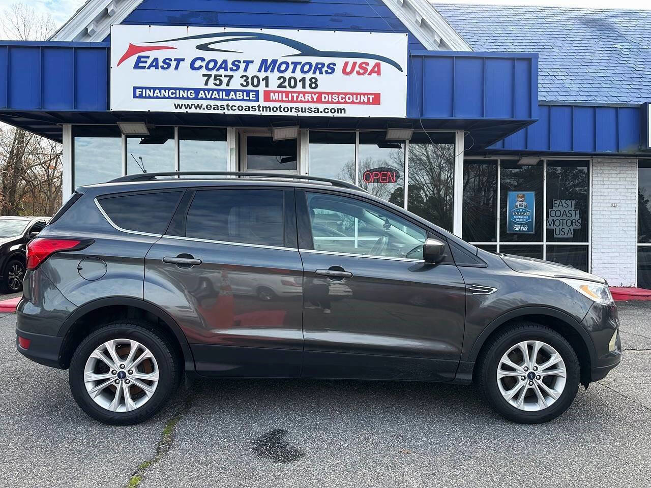 Used 2019 Ford Escape SEL image 2