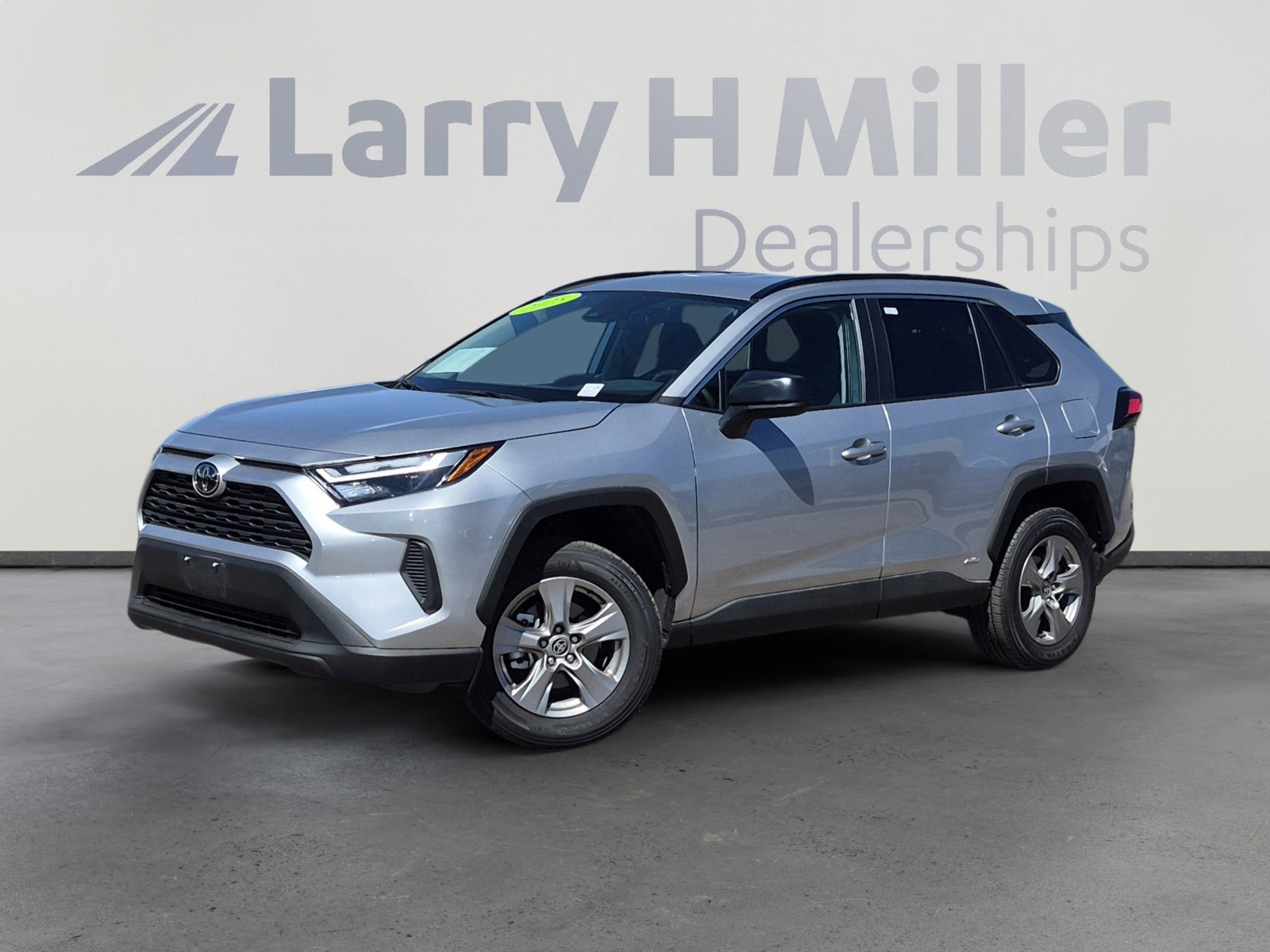 Used 2025 Toyota RAV4 LE image 1