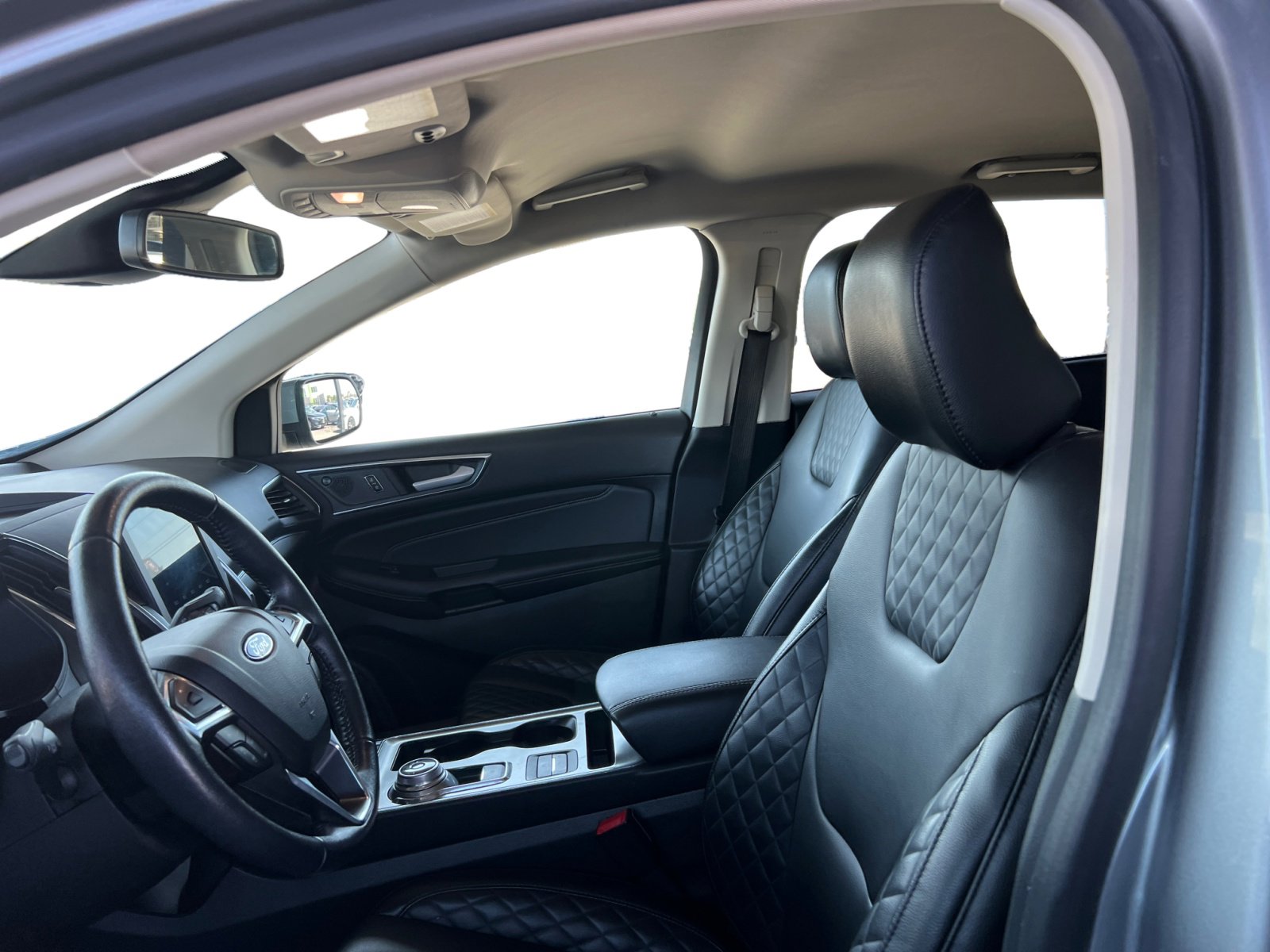 Used 2024 Ford Edge Titanium image 10