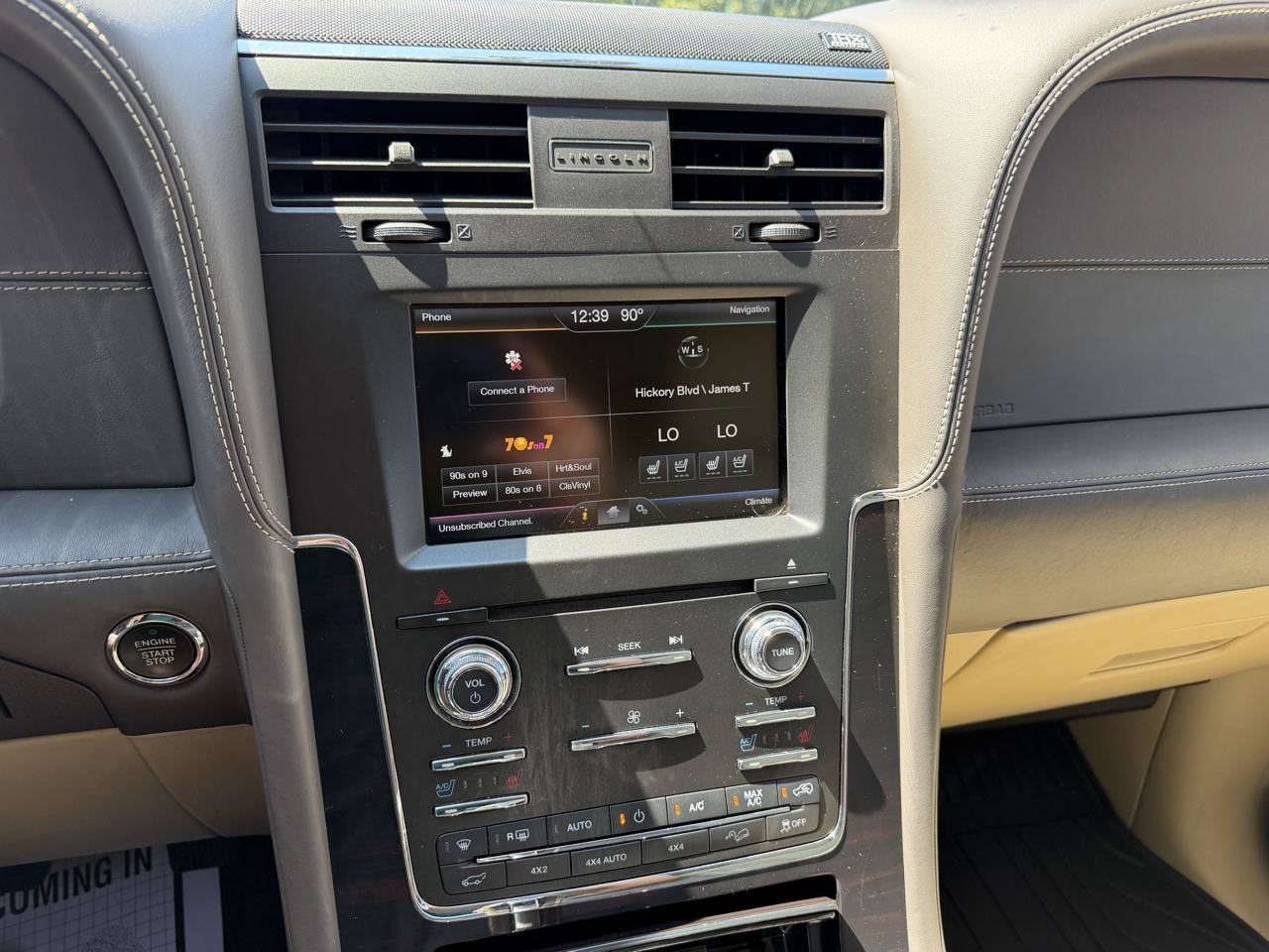 Used 2015 Lincoln Navigator 4WD w/ Equipment Group 101A Reserve image 10