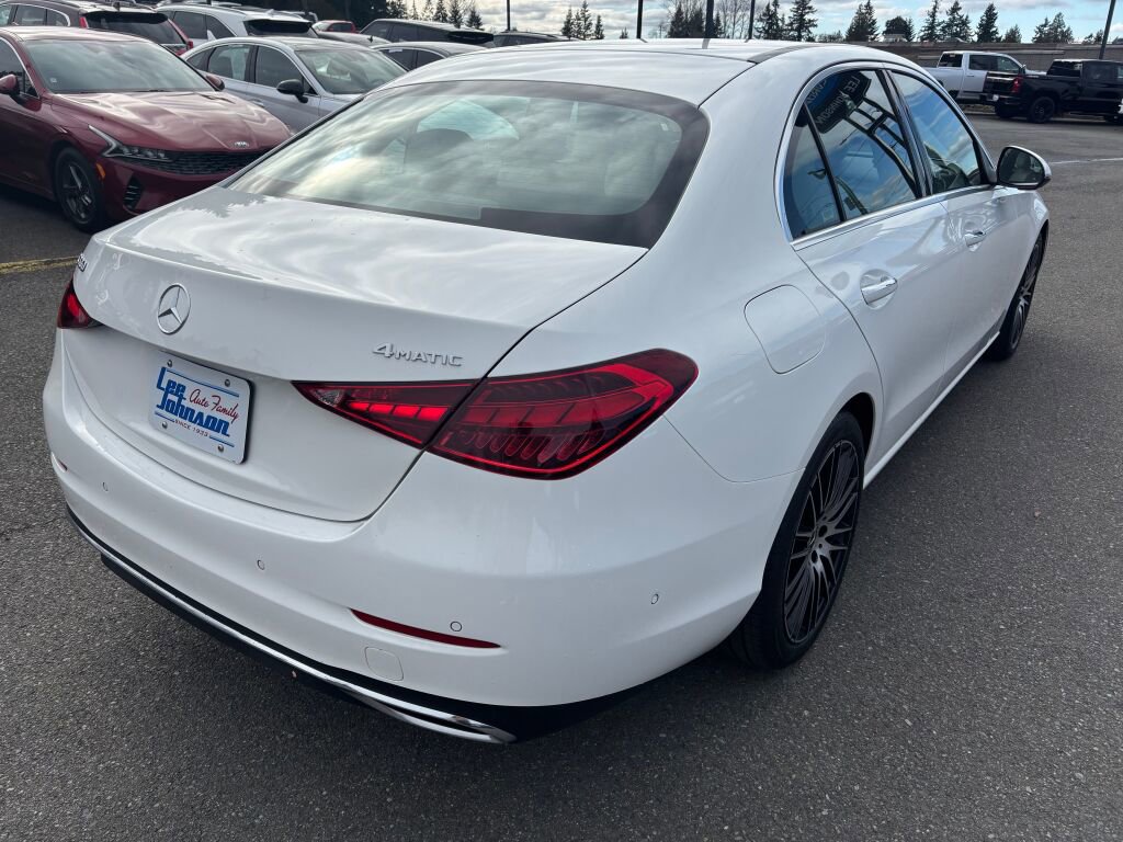 Used 2025 Mercedes-Benz C 300 4MATIC Sedan image 5