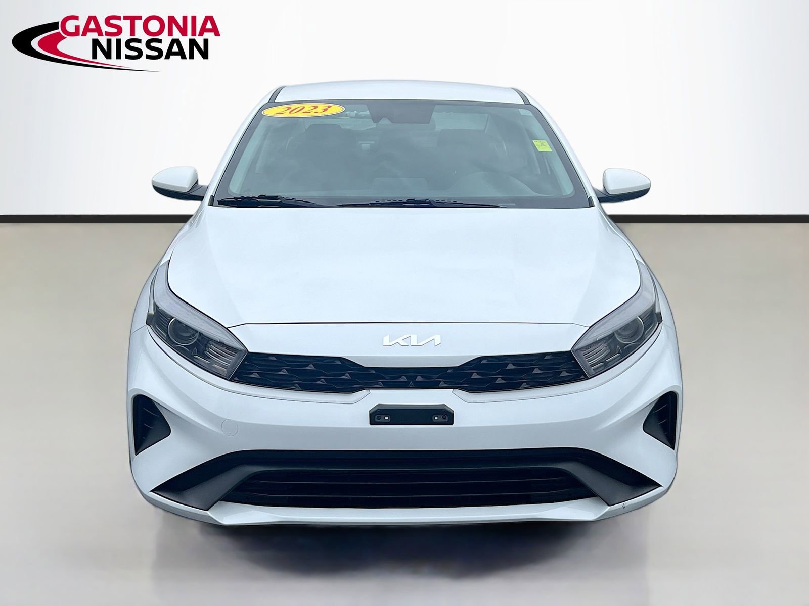 Used 2023 Kia Forte LXS image 2