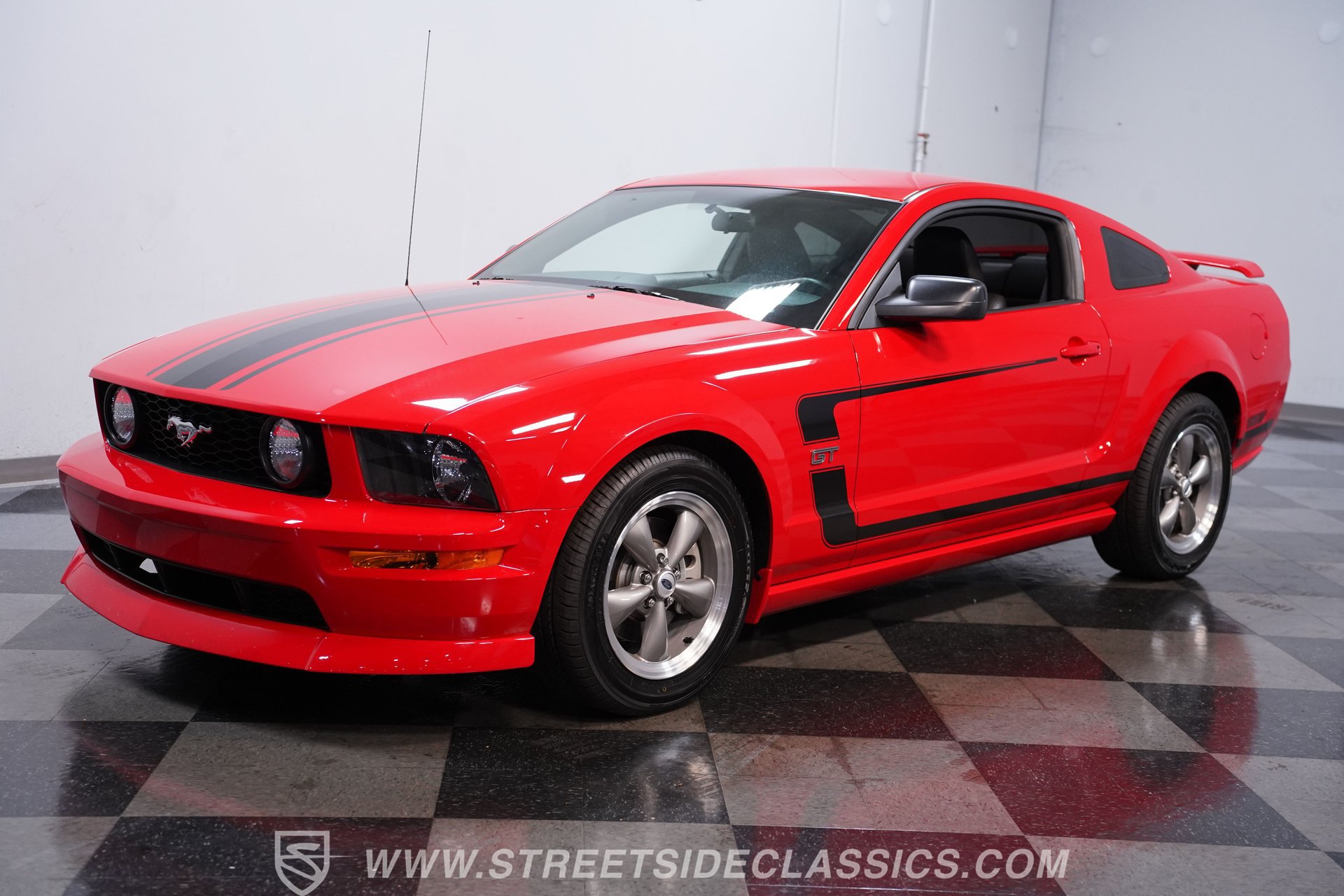 Used 2005 Ford Mustang GT RWD image 6