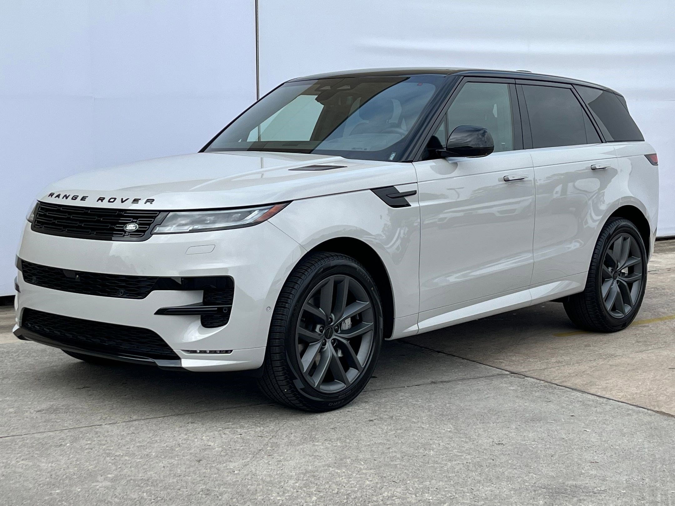 New 2026 Land Rover Range Rover Sport Dynamic SE AWD/4WD image 19