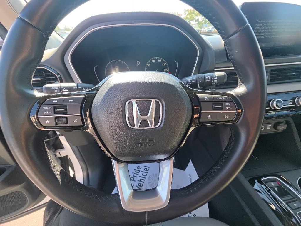 Certified 2025 Honda Pilot Touring image 17