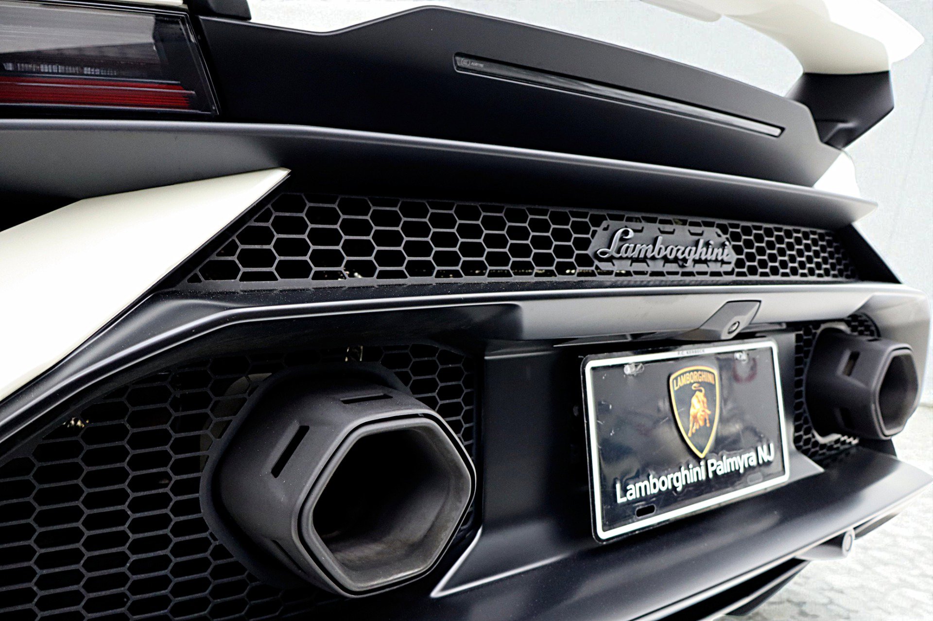 Used 2023 Lamborghini Huracan Tecnica image 15