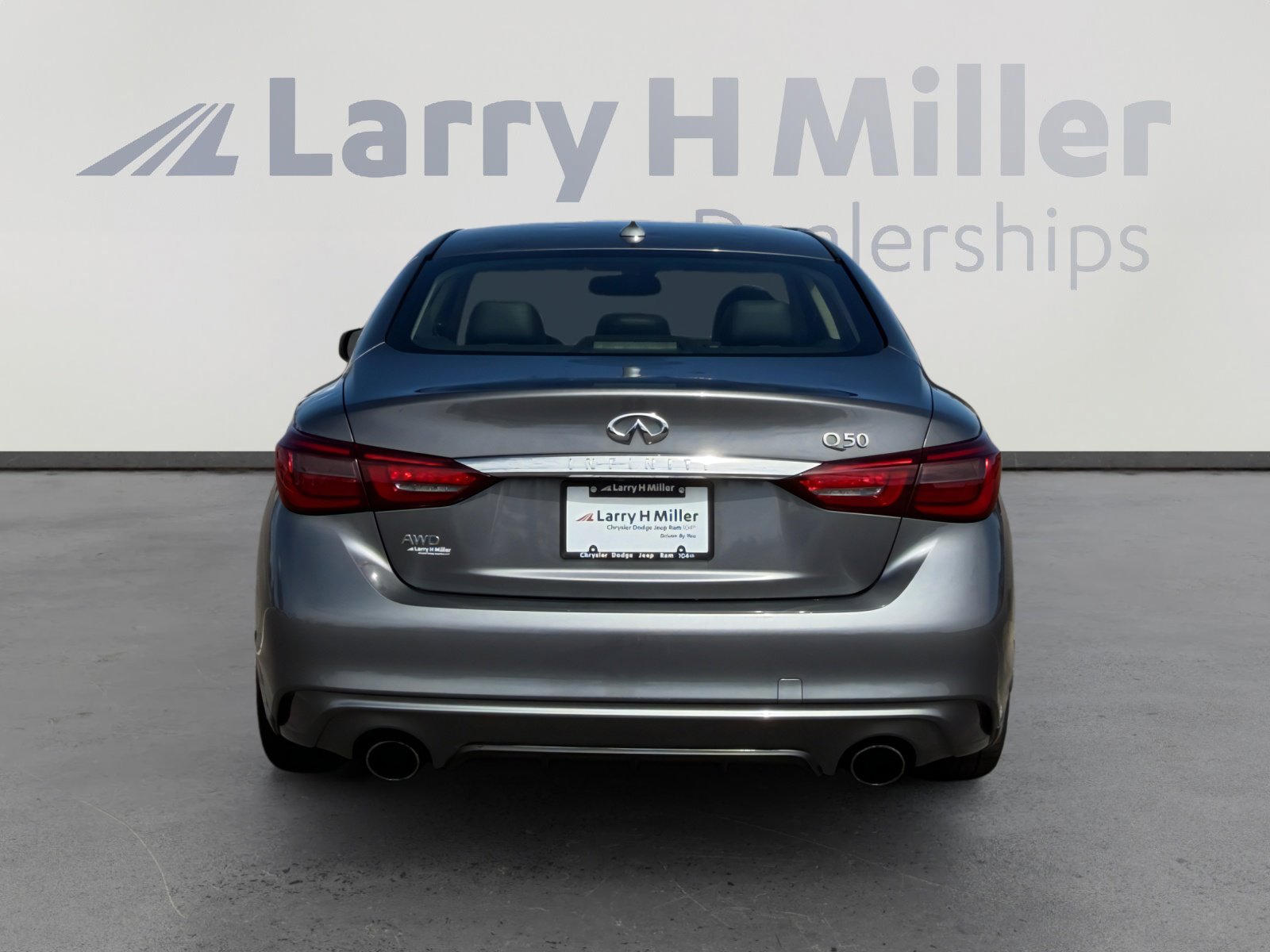 Used 2018 INFINITI Q50 Luxe w/ Essential Package (3.0T Luxe) AWD/4WD image 5